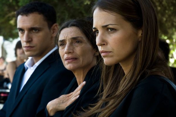 Algunos de los protagonistas de 'Gran Reserva' Paula Echevarr%C3%ADa cambia la serie Gran Reserva y empieza una pelicula Vulnerables Un miembro de los Cortázar envenenado, esta noche en Gran Reserva