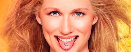 'Con C mayúscula' en Canal +. Con C may%C3%BAscula protagonizada por Laura ZXXX aterriza en Canal +. Hoy se estrena la tercera temporada de Con C mayúscula