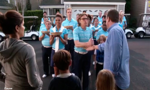 'The Neighbors' The Neighbors nueva serie con Jami Gertz y Doug Jones llegar%C3%A1 en 2013. Series que nos traerá el 2013