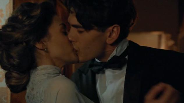 Amaia Salamanca y Yon González viven su amor en 'Gran Hotel'. Amaia Salamanca y Yon Gonz%C3%A1lez viven su amor prohibido en Gran Hotel. Gran Hotel 3×16: ‘El enemigo en casa
