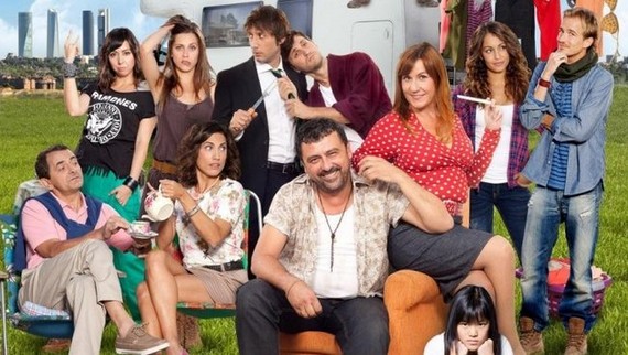 Parte del elenco de la comedia de Antena 3, 'Con el culo al aire' 