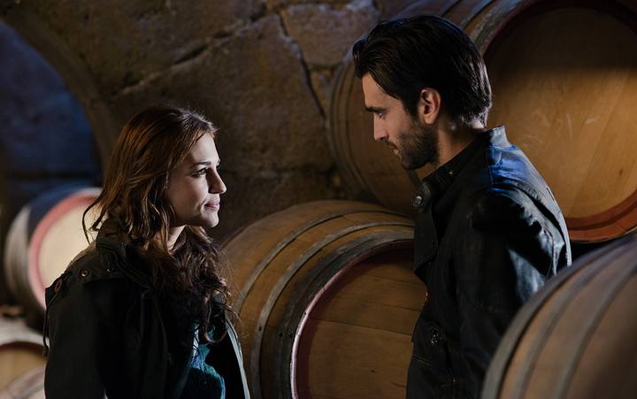 Paula Echevarría y Aitor Luna en 'Gran Reserva'. Paula Echevarría y Aitor Luna en una escena de 'Gran Reserva'.