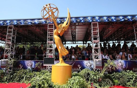 Enorme escultura de un premio Emmy