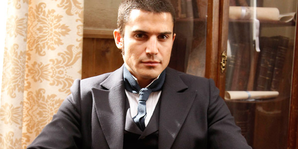 Álex González en 'Tierra de lobos'. Álex González en la serie 'Tierra de lobos'.