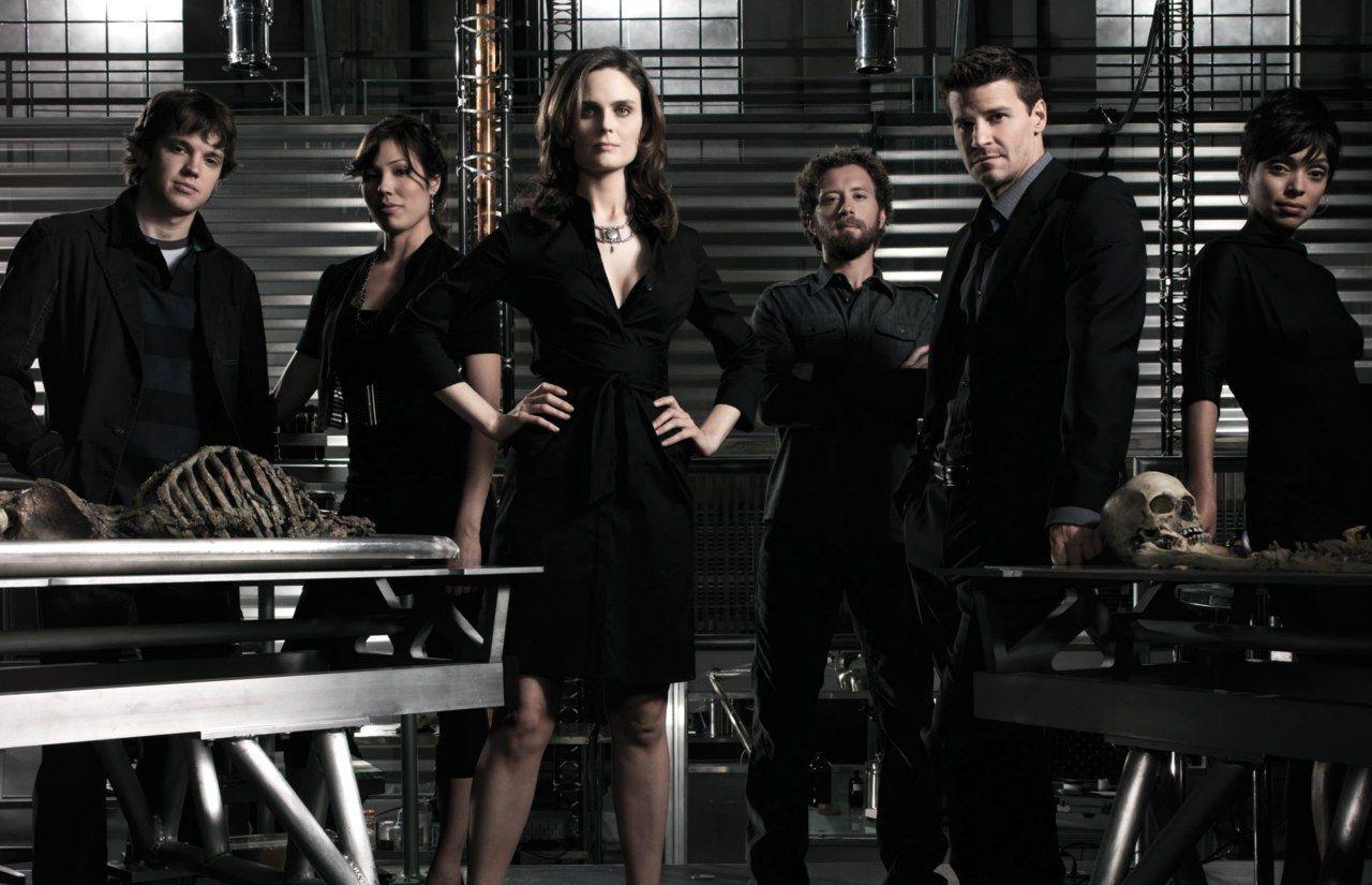 David Boreanaz y Emily Deschanel protagonizan la serie forense 'Bones'.